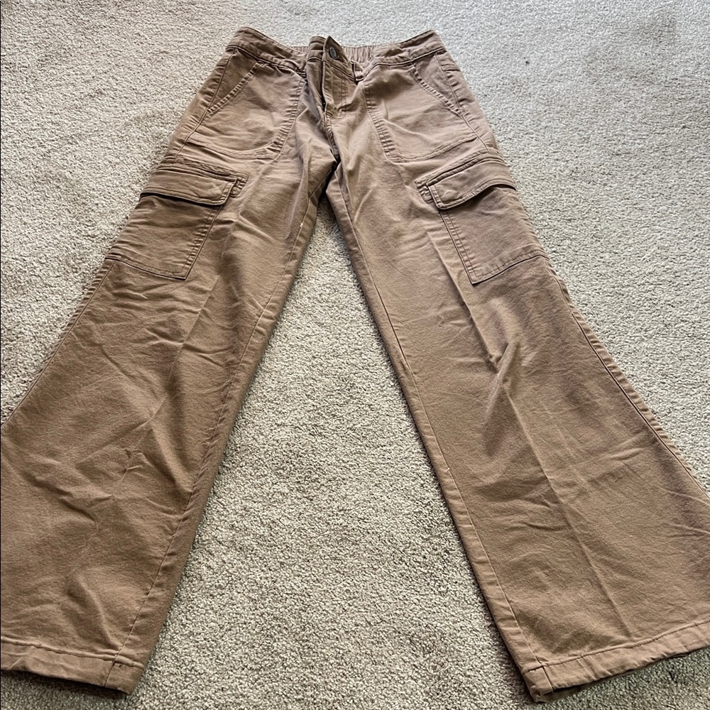 Women’s Size Small Tan Cargo Pants - Picture 2 of 8
